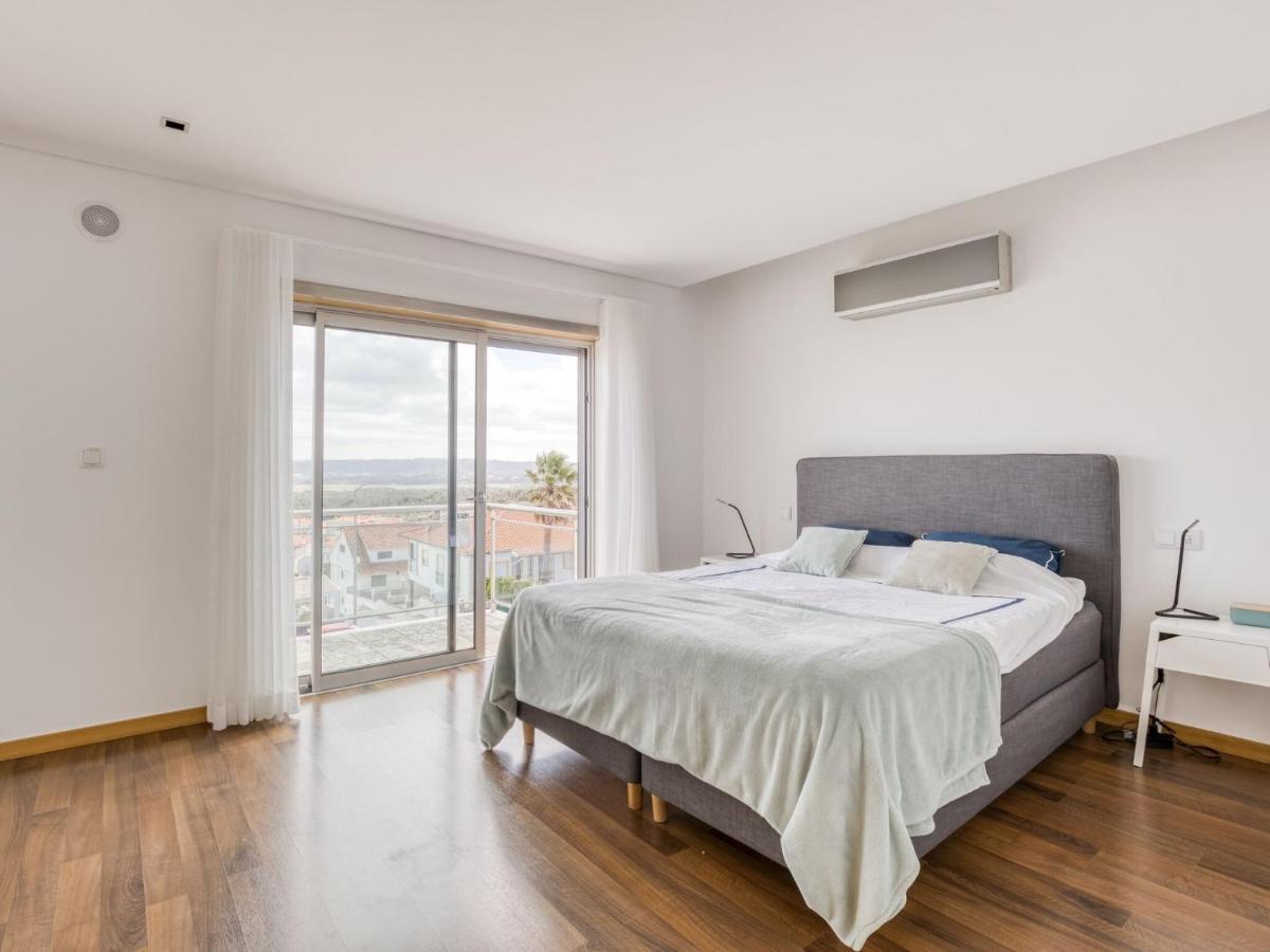 Modern Holiday Home in Salir do Porto with Swimming Pool Salir de Porto Exterior foto